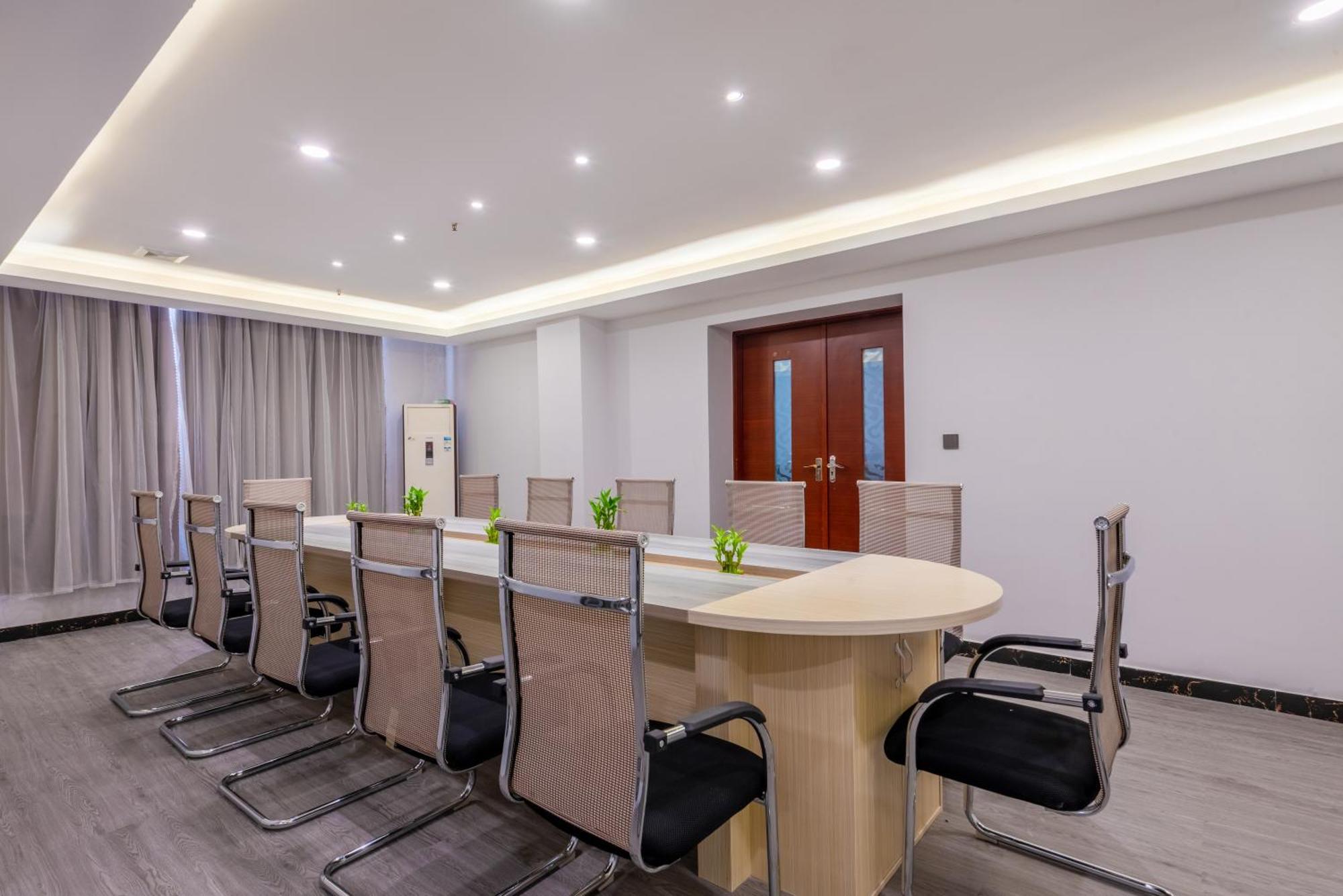 Huahang Hotel - Guangzhou Baiyun International Airport - Free Airport Shuttle Bus 외부 사진